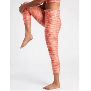 Athleta Elation Printed Capri Leggings Women’s MP Tie-Dye